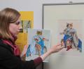 Bild: Wolfgang Steinbacher
Julia Riß, die Leiterin des Amberger Stadtmuseums, zeigt Michael Mathias Prechtls "Meisterkater" (rechts) und einen früheren Entwurf.