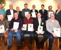 Bild: no
Ehrungen bei der SRK Illschwang: (stehend, von links) 2. Vorsitzender Heiko Burkhard, Erich Langer, Walter Schlenk ,BSB-Bezirksvorsitzender Horst Embacher, Uwe Keck , Hubert Bauer, 2. Bürgermeister Benjamin Hiltl, Norbert Weis, Reservisten-Ehrenkreisvorsitzender Werner Gebhard, 1. Vorsitzender Fritz Falk, (sitzend, von links) Georg Pilhofer, Hans Donhauser, Gerhard Lehner, Gerald Habermehl und Martin Bauer.