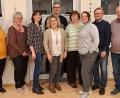 Bild: bjp
Großteils unverändert bleibt das Leitungsteam der Pressather Arbeiterwohlfahrt, die von Birgit Baller und Sabine Eichermüller (Vierte und Dritte von links) geleitet wird. Um die Finanzen kümmert sich Bernhard Eichermüller (Zweiter von rechts).