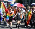 Bild: Petra Hartl
Gute Nachricht für die Vielfalt: Beim Christopher Street Day (CSD) feierten 250 Teilnehmer in Amberg im August einen weltweit begangenen Fest-, Gedenk- und Demonstrationstag von Lesben, Schwulen, Bisexuellen, Transgendern und Intersexuellen.