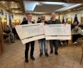 Bild: gel
Schiedsrichter-Obmann Thomas Gebele (Mitte) überreichten die Spenden.