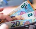 Bild: Monika Skolimowska/dpa-Zentralbild/dpa
Der Bürgergeld-Regelsatz von 563 Euro im Monat soll künftig komplett wegfallen, wenn jemand eine zumutbare Arbeit nicht annimmt.