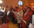Bild: mad
Der Kirchenchor Schwarzhofen gestaltet mit musikalischen Gästen die Neujahrsandacht in Schwarzhofen.