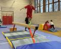 Bild: dob
Wer sich traute, balancierte schon alleine über den Schwebebalken in der Dreifachturnhalle Vohenstrauß.