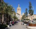 Bild: Andreas Drouve/dpa
Begrünt und nun verkehrsberuhigt: der Platz vor der Kathedrale von Valencia, der Catedral de Santa María de Valencia.
