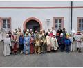 Bild: ll
Die Michelfelder Sternsinger zusammen mit den Betreuerinnen Regina Lord und Anita Kohl sowie Diakon Franz-Josef Reck (hinten von rechts).