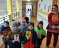 Bild: Kinderhaus &quot;Tausendfüßler&quot;/exb
Die Kinder hatten die Karten mit weihnachtlichen Motiven gestaltet.