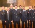 Bild: fz
Matthias Friedrich (Vierter von links) ist der neue Kommandant der Feuerwehr Windischeschenbach. Andre Stessmann (Dritter von rechts) gab das Amt nach zwölf Jahren ab. Markus Weidner (Dritter von links) wurde für 40 Jahre Dienstzeit geehrt.
