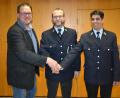 Bild: jr
Mario Schulze (Mitte) bleibt Kommandant, neuer Stellvertretender Kommandant ist Stefan Baier (rechts). Bürgermeister Stephan Schübel wünschte eine enge und vertrauensvolle Zusammenarbeit.