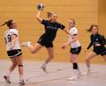 Archivbild: ham
Klaudia Mrveckova (Zweite von links/Szene aus einem früheren Spiel) war gegen die HSG Weidhausen-Ebersdorf nicht zu stoppen.