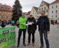 Bild: CIS Amberg/exb
CIS-Amberg-Vorsitzender Alexander Stobitzer (links) übergab mit Firmenchef Christian Koch (rechts) die Spende an den Vorsitzenden der Amberger Tafel, Bernhard Saurenbach (Mitte).