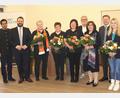 Bild: wro
Höhepunkt des Neujahrsempfangs in der Marktgemeinde Falkenberg waren die Ehrungen durch Bürgermeister Matthias Grundler (Zweiter von links). Es gratulierten Pfarrvikar Pater James (links) und Landtagsabgeordneter Tobias Reiß (Zweiter von rechts).