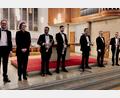 Bild: u
Am Sonntag, 21. Januar, gibt das Ärzte-Orchester Medical Brass um 17 Uhr in der Kirche St. Konrad in Ammersricht ein Benefizkonzert zugunsten der „Ärzte ohne Grenzen“. Gegründet wurde das Orchester von Professor Dr. Richard Feyrer (Dritter von rechts), einem gebürtigen Amberger.