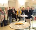 Bild: Kunz
Wolfgang Herzer (rechts) neben Konstantin Thomas (Zweiter von rechts) trifft sich mit den Kulturleuten im Internationalen Keramikmuseum.