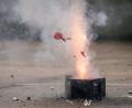 Symbolbild: Paul Zinken/dpa
Ein Sulzbach-Rosenberger zündete am 9. Januar in den Abendstunden eine Böllerbatterie, um Bauern bei ihrer Demonstration zu unterstützten. Doch das war illegal.