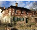 Bild: Brigitte Trausch/dpa
Ein im Jahr 1802 erbautes Fachwerkhaus im Bayreuther Stadtteil Rödensdorf in Oberfranken.