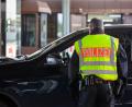 Symbolbild: Philipp von Ditfurth/dpa
Bei Kontrollen fanden Waidhauser Bundespolizisten drei verbotene Waffen bei Durchreisenden an der A 6.
