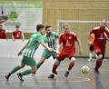 Archivbild: Hubert Ziegler
Gastgeber SV Köfering – im Bild eine Szene aus dem Vorjahr mit Spielertrainer Dennis Kramer (Zweiter von links) – gewann im Vorjahr das Hallenfußballturnier um den Hubertus-Cup.