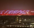 Symbolbild: Lennart Preiss /dpa
Die Allianz Arena ist mit dem Schriftzug "Danke Franz", in Erinnerung an den verstorbenen Franz Beckenbauer, beleuchtet