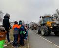 Bild: roa
Bauernprotest zur Freude für Kinder: Am Freitag fahren rund zehn Landwirte am Vormittag von Amberg über Kümmersbruck zurück nach Amberg an Seniorenheimen, Kindergärten und Schulen vorbei.