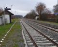 Bild: ak
Nach dem „Gesetz zur sofortigen Verbesserung der Rahmenbedingungen für die erneuerbaren Energien im Städtebaurecht“ könnten Solaranlagen entlang der Bahnstrecke Nürnberg–Marktredwitz (im Bild bei Haidenaab) in einem Korridor von beidseits jeweils bis 200 Metern Breite entstehen, ohne dass die Gemeinde steuernd eingreifen könnte.
