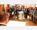 Bild: gf
Repräsentanten aus Politik, Kirche und Gewerbe, Vertreter von Organisationen und Vereinen sowie zahlreiche ehrenamtlich tätige Bürger sind zum Neujahrsempfang der Gemeinde Gebenbach gekommen, bei dem Bürgermeister Peter Dotzler (links) einen zuversichtlichen Ausblick auf das Jahr 2024 gab.