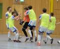 Bild: Andreas Brückmann
Jubel, Trubel, Heiterkeit: Die Spieler des SV Raigering feiern den Sieg bei der Stadtmeisterschaft.
