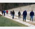 Bild: mad
Mütze auf und los: Der Wandergruppe bei Grasdorf gefällt der gemeinsame Ausflug.