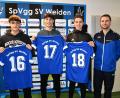 Bild: Nachtigall
Die Neuen der U17 der SpVgg SV Weiden: Nico Braunschläger, Caner Gmüsbas und Patrick Gleißner (von links) zusammen mit NLZ-Leiter Christian Most.
