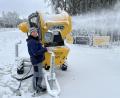 Bild: chl
Der Loipenwart des SC Monte Kaolino, Markus Kraus, kontrolliert regelmäßig die Leistung der Schneekanonen im Langlaufzentrum am Rotbühl