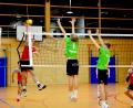 Bild: Thomas Schaller/exb
Der Amberger Block passt: Die U20-Volleyballmannschaften des VC Amberg dominierten bei der Oberpfalzmeisterschaft.