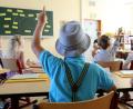Symbolbild: Bernd Wüstneck/dpa
Kinder und Jugendliche in den Schulen sollen mehr über die Klosterlandschaften erfahren. Dabei helfen sollen Lehrerfortbildungen, die Projektmanagerin Martina Zanner erarbeitet hat.