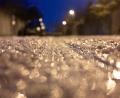 Symbolbild: Armin Weigel/dpa
Durch gefrierenden Regen können die Straßen am Mittwoch teilweise spiegelglatt werden - auch im Raum Amberg-Sulzbach.