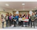 Bild: gz
Die Vertreter der Volksbank-Raiffeisenbank überreichen an die Vertreter von 18 Vereinen und gemeinnützigen Institutionen im Regionalbereich der Filiale Eslarn jeweils eine Spende.