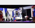 Bild: rgr
Das Landestheater Oberpfalz spielt das Stück: "Doppelt leben hält besser - Taxi, Taxi" in der Grafenwöhrer Stadthalle und die Zuschauer bekommen einen Lachanfall nach dem anderen.