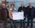 Bild: usc
Über 1.500 Euro vom Lions-Club Amberg-Sulzbach freute sich die Vorsitzende des örtlichen Kinderschutzbunds (KSB), Brigitte Breitfelder (Zweite von links). Den Lions-Spendenscheck übergaben (von links) Hans Fürnkäs, Matthias Hahn und Michael Hemrich.