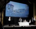 Bild: Carsten Koall/dpa
Bei einer szenischen Lesung auf der Bühne des Berliner Ensemble präsentiert Correctiv Details zu einem Treffen von AfD-Politikern, Rechtsextremisten und Unternehmern.