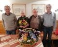 Bild: Jagdgenossenschaft Fürnried-Süd/exb
Verabschiedung bei der Jagdgenossenschaft Fürnried-Süd: (von links) 2. Vorsitzender Andreas Oberleiter, Grete Reichel, der langjährige Jagdpächter Werner Reichel und 1. Vorsitzender Erwin Vogel.