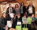Bild: Stadtbücherei Waldsassen/exb
Die Gewinnerinnen und Gewinner der Schätzaktion zusammen mit dem Team der Stadtbücherei Waldsassen.