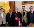 Bild: Koller/exb
Die Amberger Delegation (von links) mit Michael Koller jun., Präfekt Michael Koller, Erzbischof Dr. Georg Gänswein und die Konsiliumsmitglieder Oliver Weiß und Stefan Ströhl.
