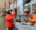 Bild: Marina Grasser/THW Amberg
Nicolas Gebhard hilft ehrenamtlich beim THW Amberg. Wegen des Hochwassers musste der 21-Jährige auch an Weihnachten ausrücken.