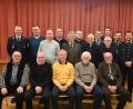 Bild: kki
Alfons Ermer, Karl-Heinz Heigl, Erhard Bock, Robert Specht und Michael Bauer (sitzend. von links) nahmen die Ehrung für 50 Jahre Vereinszugehörigkeit von den Kommandanten und der Feuerwehrführung Thomas Kaiser, Josef Meißner, Johannes und Andreas Albrecht (stehend von rechts) persönlich entgegen.