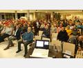Bild: rn
Rund 100 Besucher erhalten in der Aula der Markus-Gottwalt-Schule eine Fülle an Informationen.