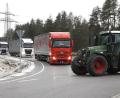 Bild: Hirsch
Mit ihrer Blockade behindern die Landwirte den Lkw-Verkehr zum Wackersdorfer Industriegebiet.