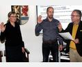 Bild: wro
Zu Beginn der Januar-Sitzung des Marktgemeinderates Wiesau legten die Nachrücker Rita Korb und Nikolaus Landstorfer (Mitte) vor Bürgermeister Toni Dutz den Amtseid ab.