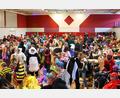 Bild: Dr. Loew Einrichtung/exb
Über 500 Besucher kommen zum Dr. Loew Faschingsball in die Nabburger Nordgauhalle.