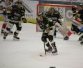 Archivbild: Andreas Brückmann
Der ERSC Amberg (schwarze Trikots) muss sich über die Pre-Play-offs fürs Play-off-Viertelfinale in der Eishockey-Bayernliga qualifizieren.
