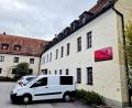 Bild: Thomas Dobler
Das Grundstück, auf dem sich das Jugendzentrum Burglengenfeld befindet, soll den Besitzer wechseln. Der Landkreis will es verkaufen. Ein neuer Eigentümer scheint noch nicht gefunden, auch wenn es wohl Kauf-Interessenten gibt.