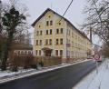 Bild: bsc
Noch ist die Brauereigaststätte Schlossschänke in Friedenfels geschlossen. In rund drei Wochen sollen die Renovierungsarbeiten beendet sein.