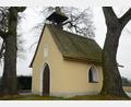 Bild: bey
Das Schindeldach der Kapelle in Lohma muss erneuert werden. Der Kostenaufwand wird derzeit auf 20.000 Euro geschätzt.